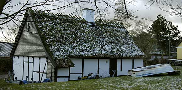 Idyllisk men brandfarlig klubhus udl&aring;nt af Fredensborg Kommune